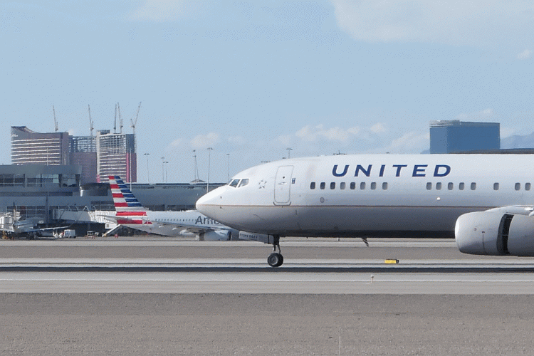 中央の座席も販売するとしているユナイテッド航空機