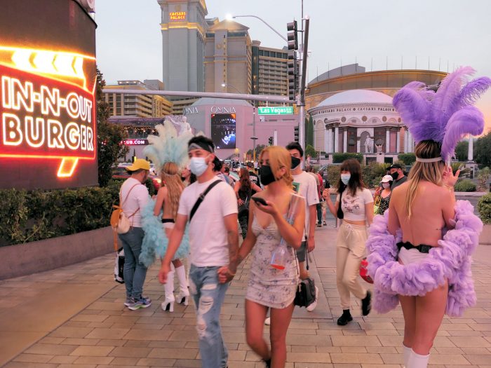 シーザーズパレスの前の横断歩道。