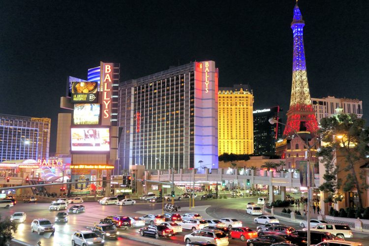 交通量も増え、活気が戻ってきたラスべガス。