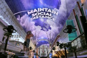 ダウンタウンの電飾アーケード。（今回の記事とは特に関係ありません）