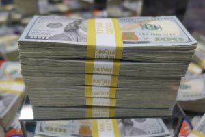 本物のドル紙幣。この記事とは直接的には無関係。（以下の写真もすべて本誌撮影）