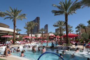 2021年6月に開業したばかりの Resorts World のプール施設