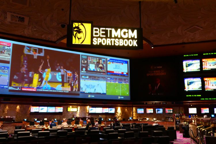 MGM系列の Mirage Hotel のスポーツブック。（2021年10月19日撮影）