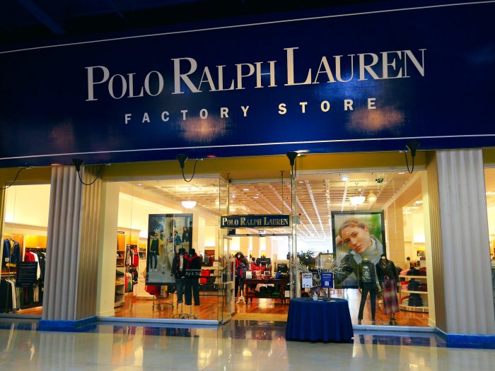 Polo Ralph Lauren： 当店だけは他の店よりも１時間早く 7am に開店するとのこと。
