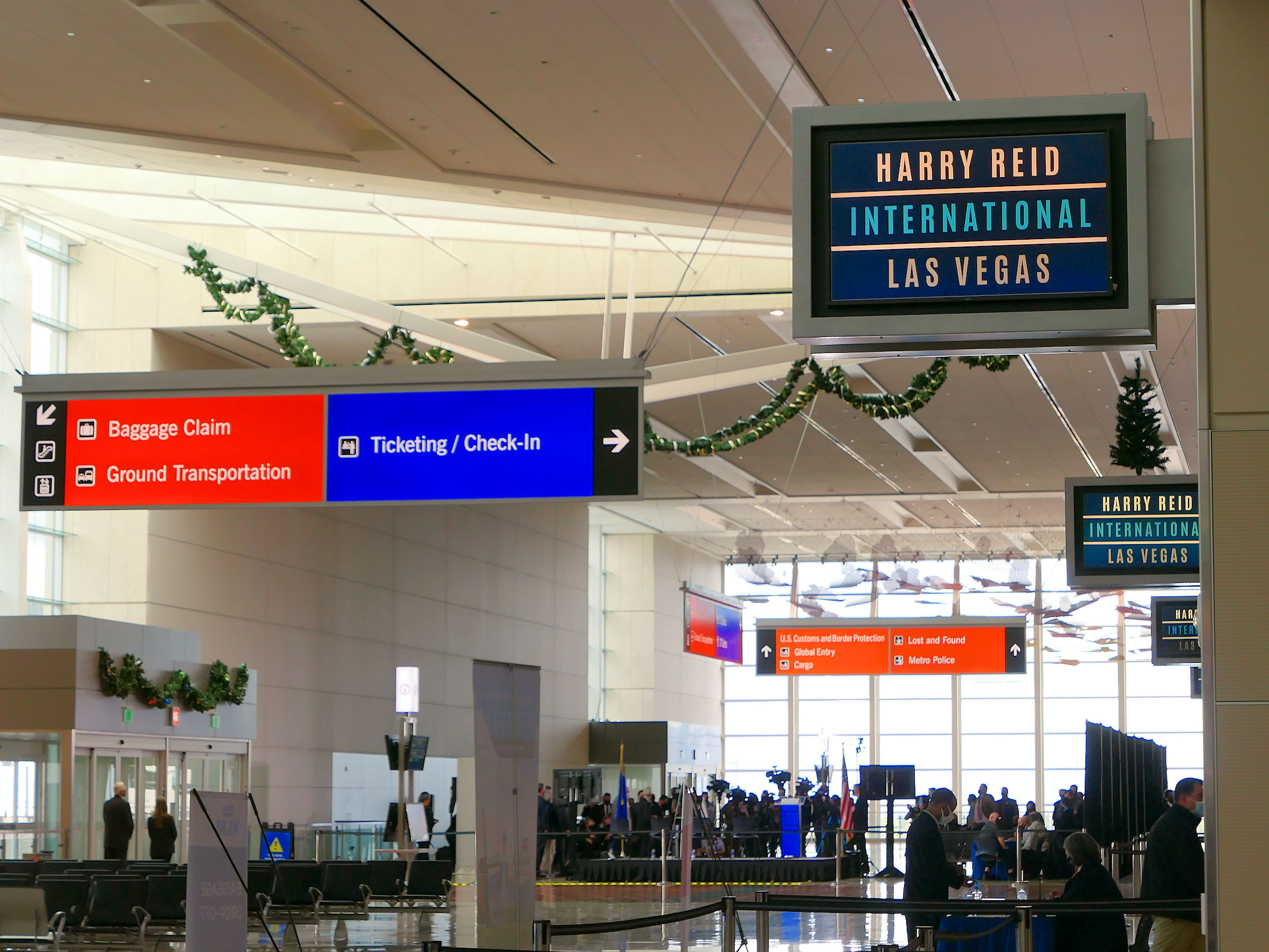 ラスベガスの空港名が本日から変更 なんと存命中の政治家の名前に ラスベガスの空港名が本日から変更 なんと存命中の政治家の名前に