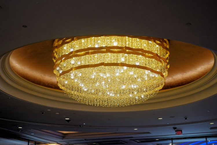 ラスベガスのカジノホテルのシャンデリアはどこも特徴的。