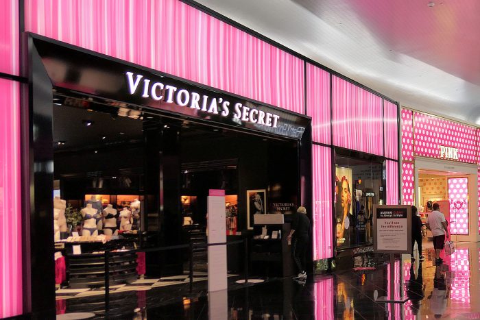 ピンク色のコーポレートカラーでおなじみのVICTORIA's SECRET。