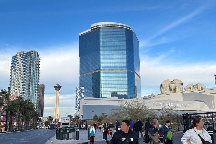16年の歳月を経てついにオープンした超大型カジノホテル Fontainebleau。