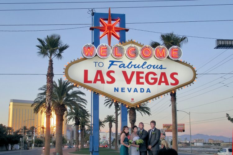 アメリカ合衆国の国家歴史登録財（National Register of Historic Places）にも指定されている世界的に有名な名物看板。