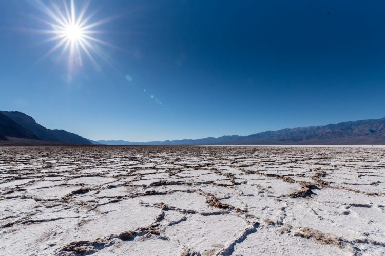 ラスベガスから車で２時間ほどの場所にあるデスバレー国立公園。アメリカ西海岸地方の一連の猛暑で、先週 50℃以上の高温を記録している。 (今回の記事とは直接関係ありません）